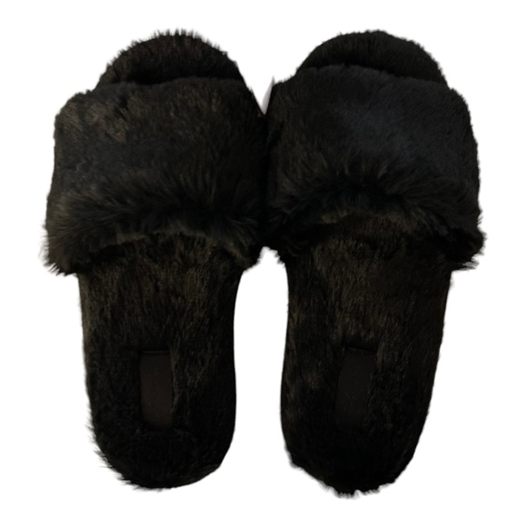 VS PINK Faux Fur Slippers Various Sizes Black - Picture 4 of 8